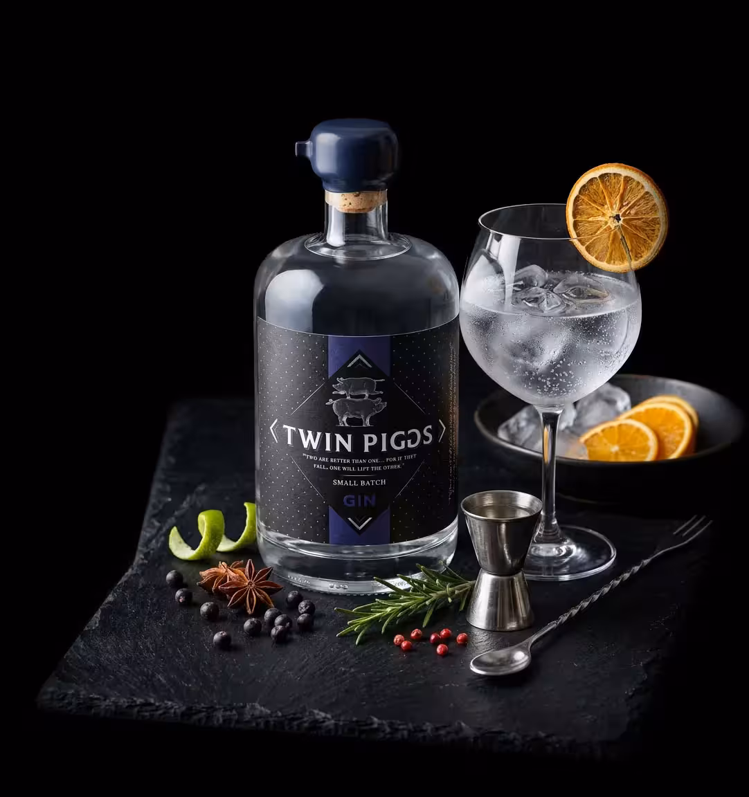 Twin Piggs spirit Co Small Batch Premium Gin Twin Piggs spirit Co Small Batch Premium Gin